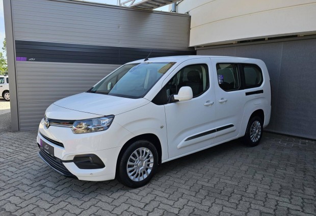 Toyota Proace City Verso 1.2T Shuttle L2H1 [7 s...